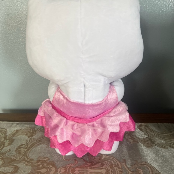 Valentine’s Day Hello Kitty Dancing Plushie - Picture 5 of 5